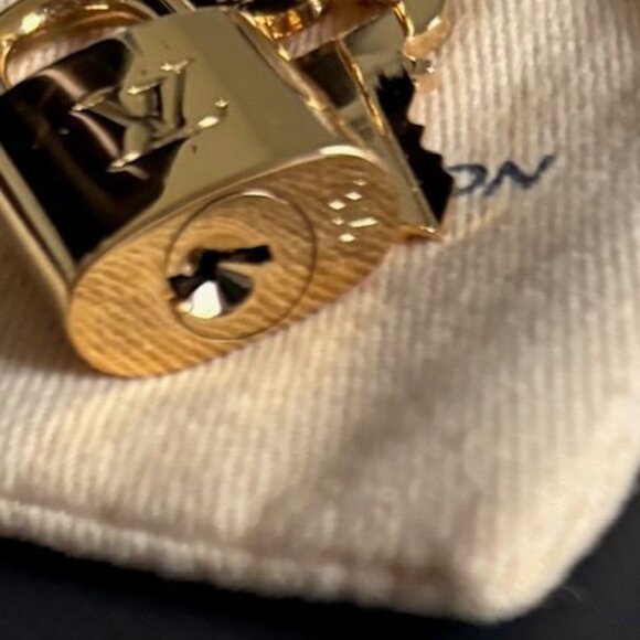 Louis Vuitton New Lock and Key with Dust Bag - Picture 3 of 4